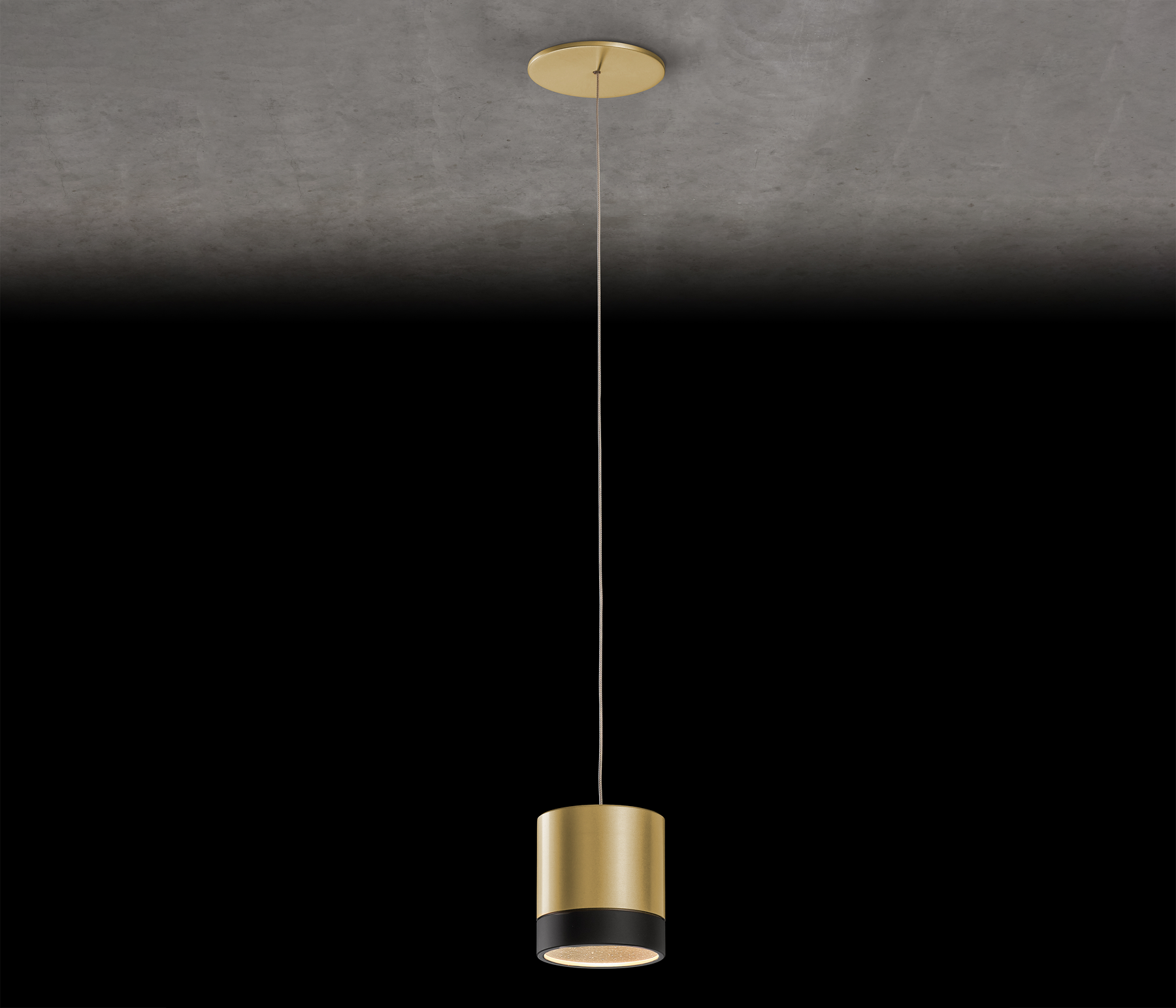 Holtkötter Aura E Pendelleuchte LED Eloxal Messing / Schwarz