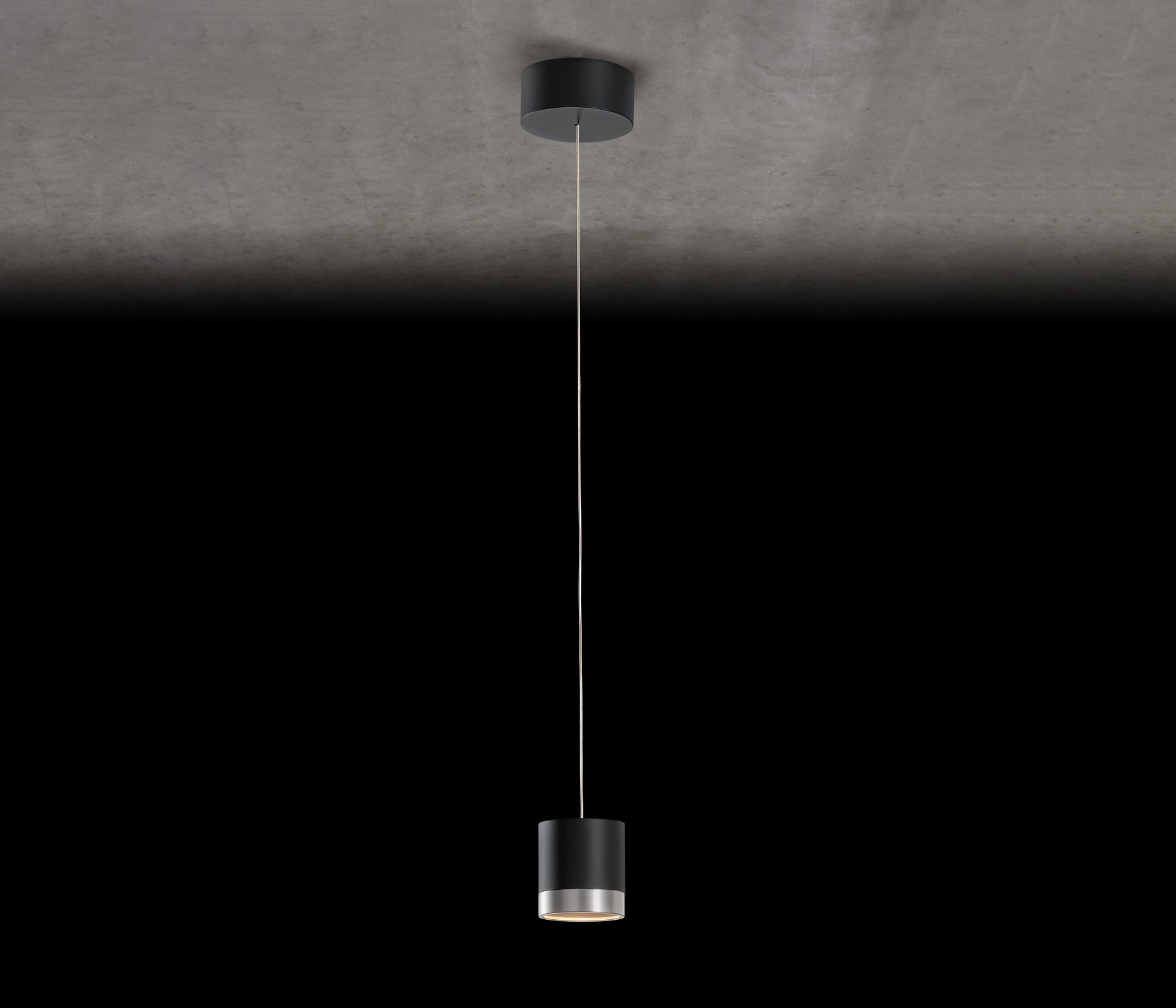 Holtkötter Aura P1 Pendelleuchte Schwarz / Aluminium matt