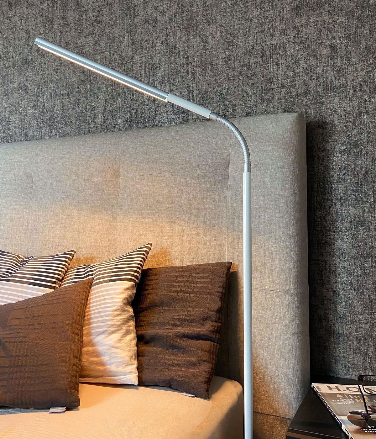 OMPEO L1 Stehleuchte LED weiß 30 cm mit kurzem Gelenk