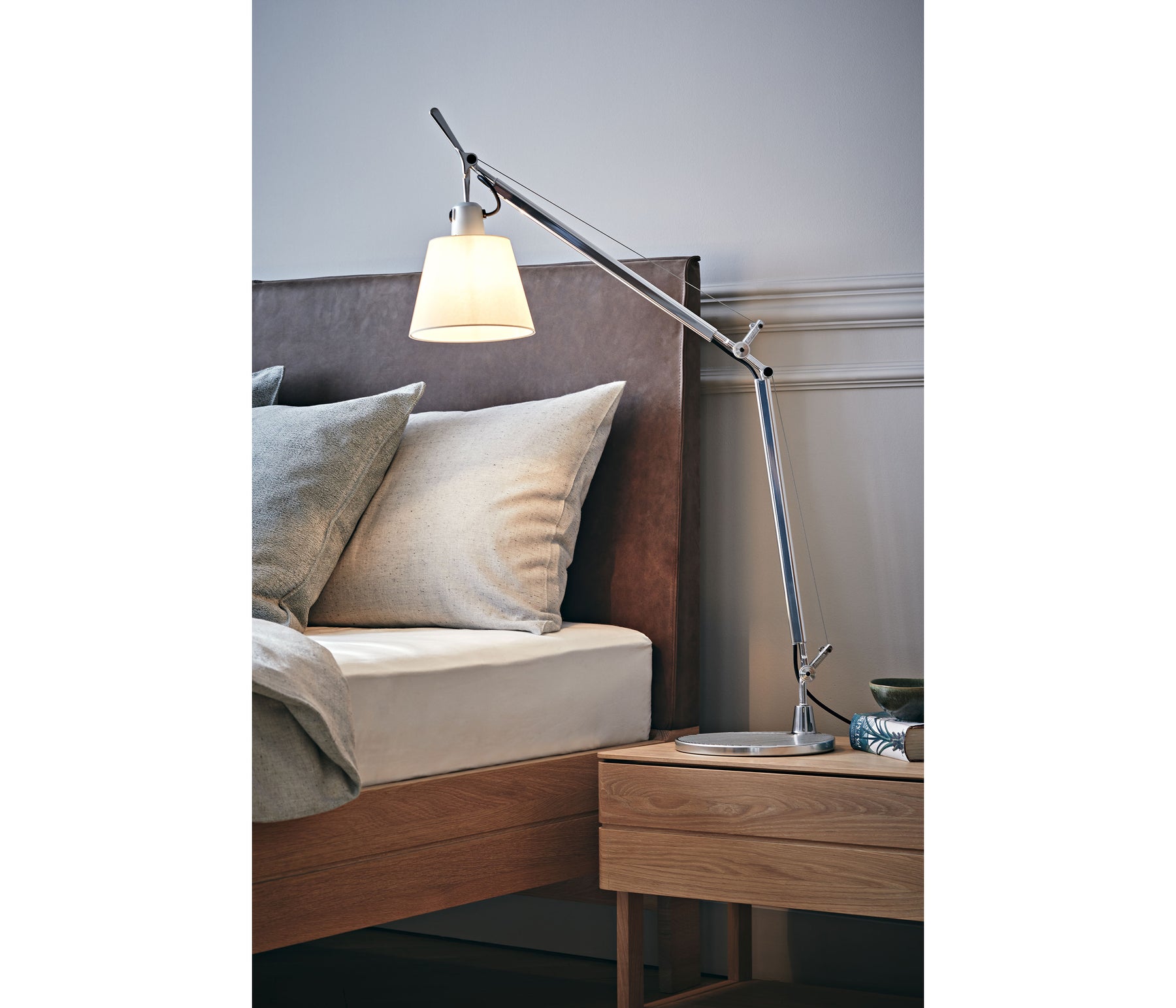 Artemide Tolomeo Basculante Tischleuchte Schlafzimmer