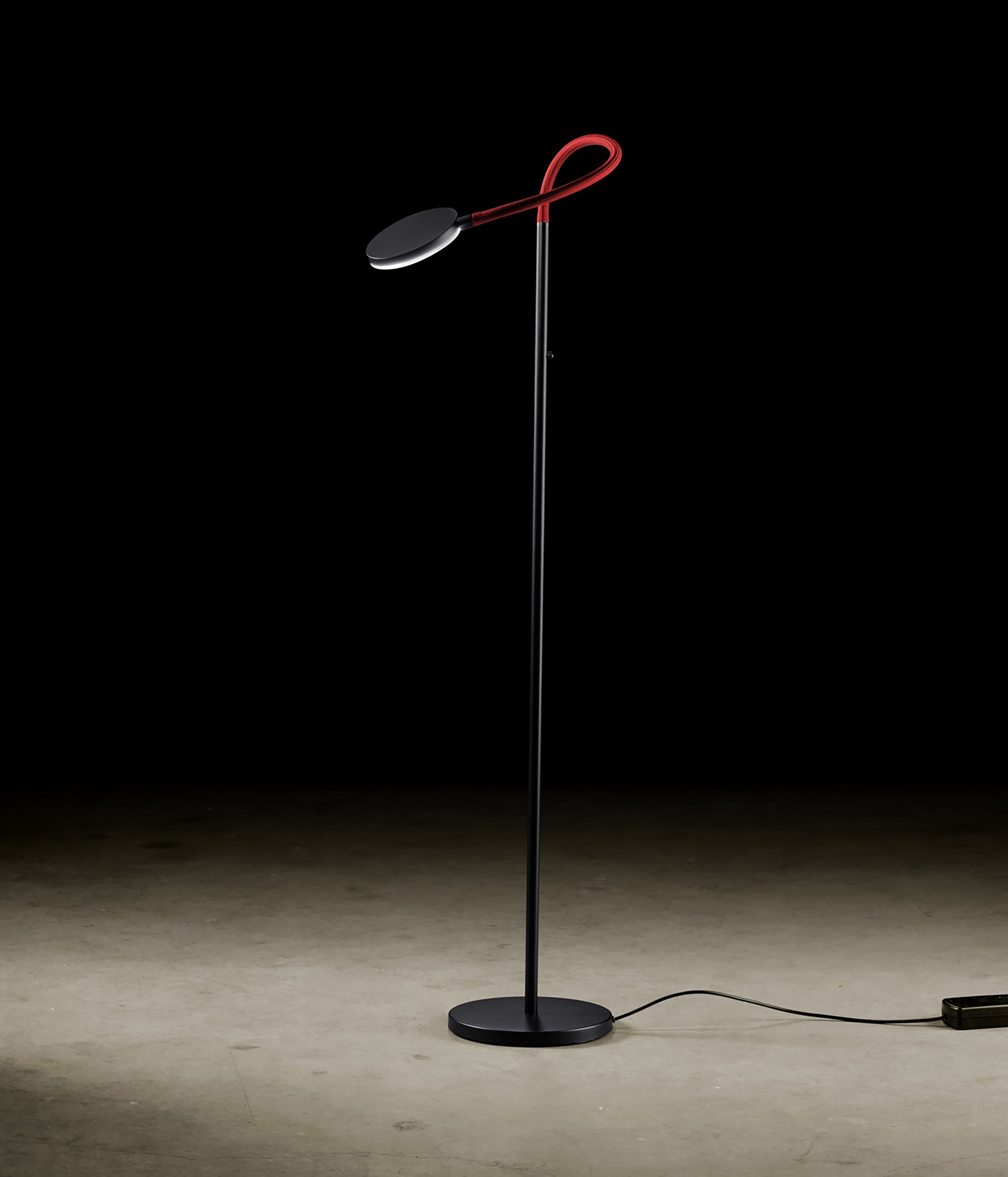 Holtkötter Flex S Stehleuchte schwarz / rot LED