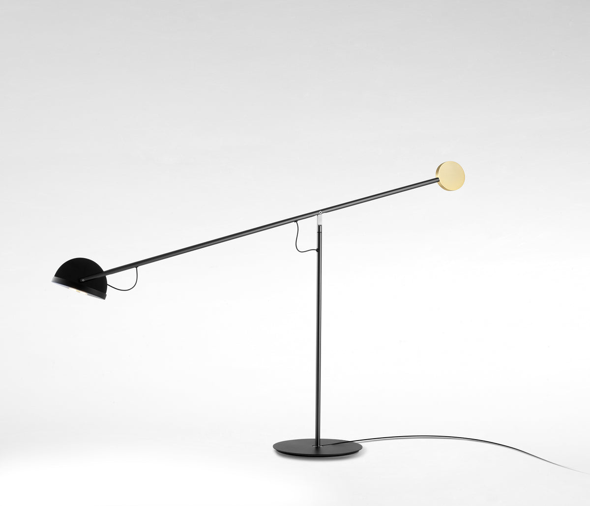 Marset Copérnica Schreibtischleuchte graphit gold LED