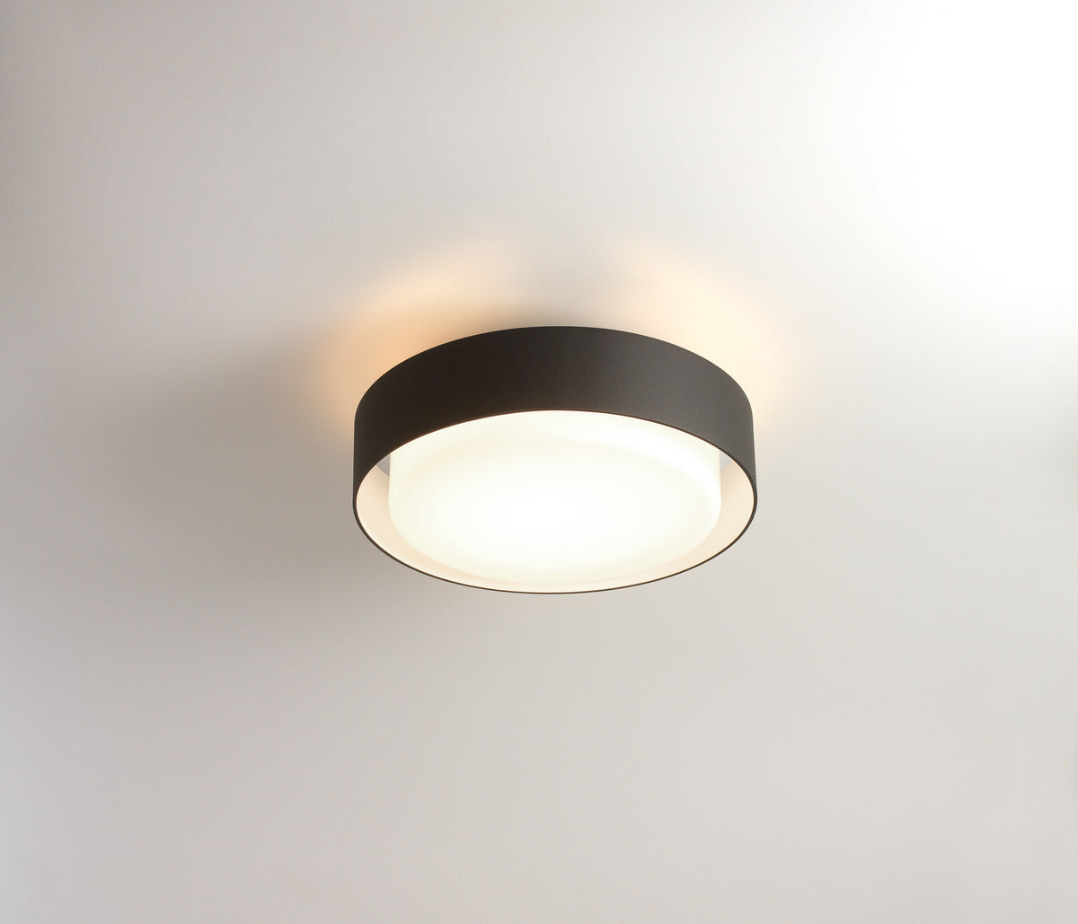 Marset Plaff-on! Deckenleuchte schwarz LED