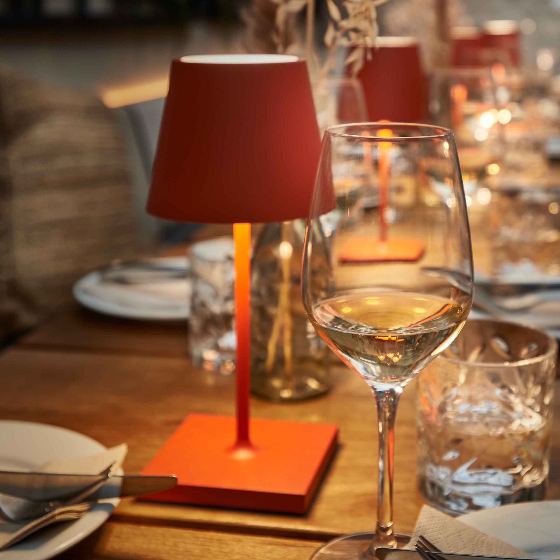 Sigor Nuindie Mini Akku-Tischleuchte LED rot Esszimmer